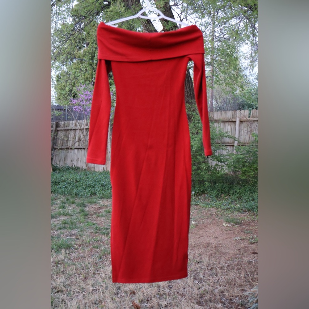 Elegant Red Off-Shoulder Dress - Picture 2 of 3